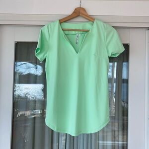 NWT Lulu-B UPF50+ Light Green V-Neck Short Sleeve Top